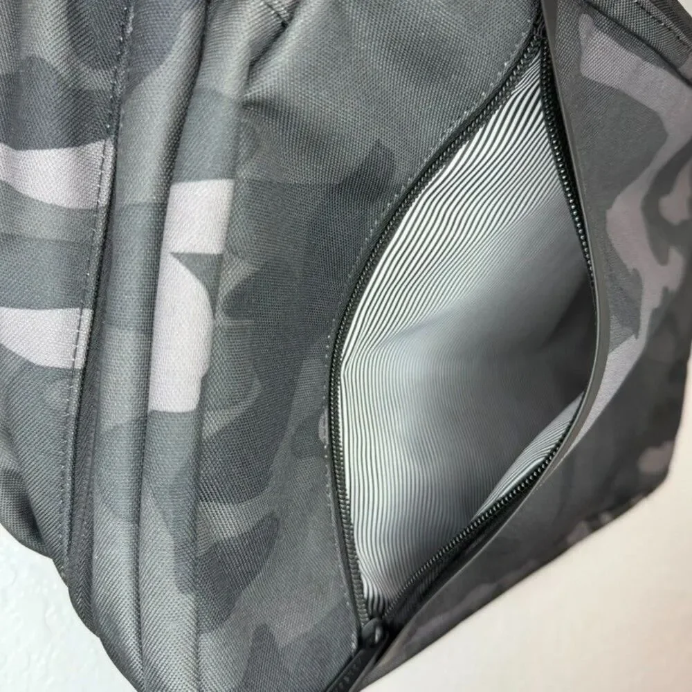 Herschel Supply Large Camo Gibson Messenger Bag 22L Trolley Sleeve Padded Laptop